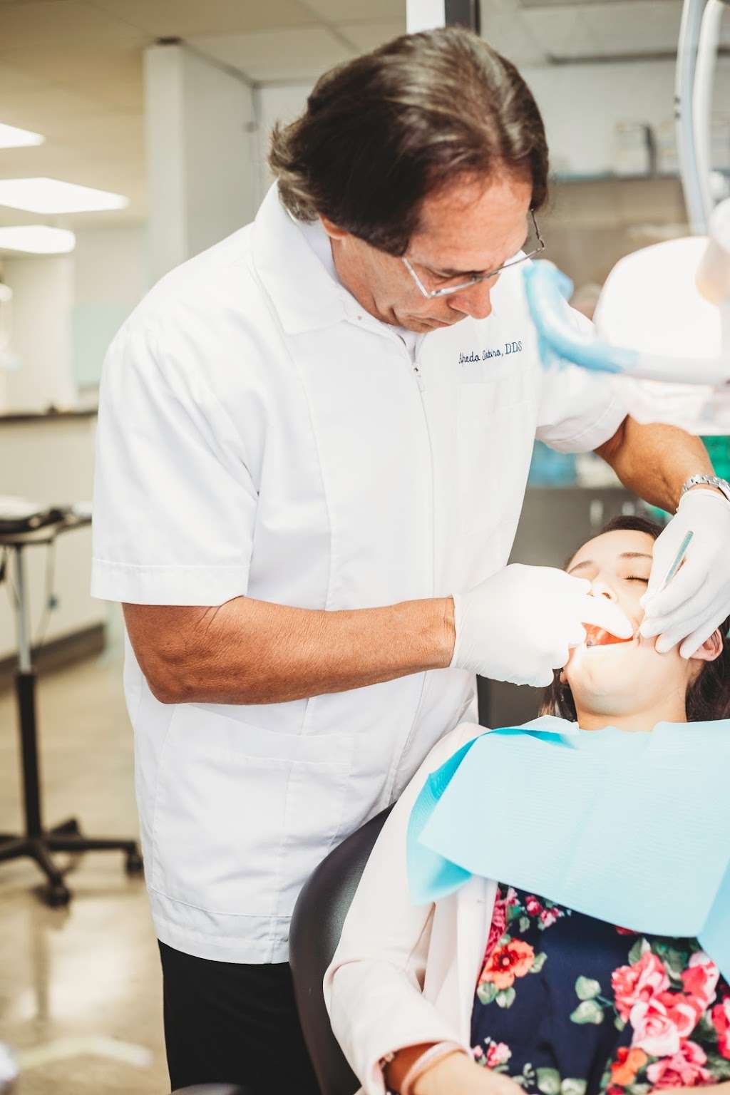 Club Atlantis Dental | 2555 Collins Ave C3, Miami Beach, FL 33140 | Phone: (305) 230-4704