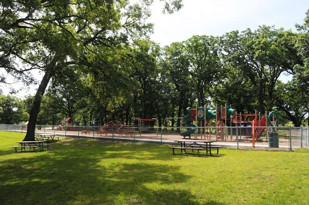 Harts Woods Park - Round Lake Area Park District | 814 Hart Rd, Round Lake, IL 60073, USA | Phone: (847) 546-8558