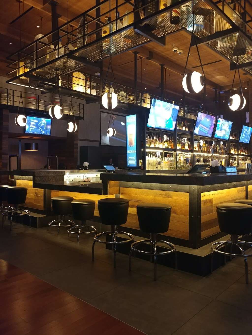 Kelseys Bar & Grill | 45000 Pechanga Pkwy, Temecula, CA 92592, USA | Phone: (951) 770-8399