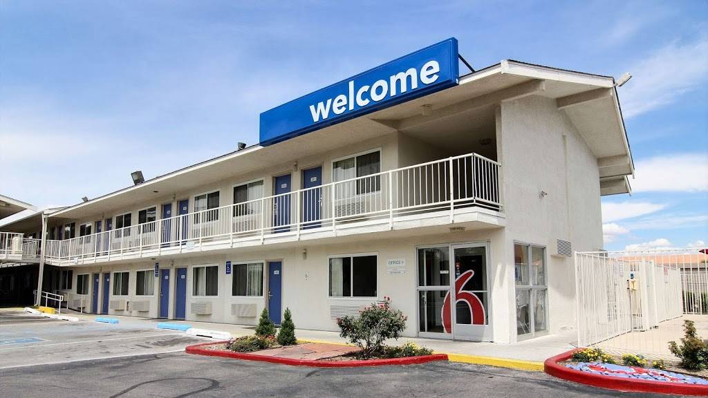 Motel 6 Albuquerque, NM - Midtown | 1701 University Blvd NE, Albuquerque, NM 87102, USA | Phone: (505) 843-9228