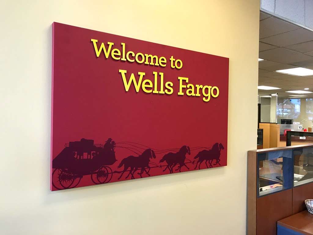 Wells Fargo Bank | 2740 Cochran St, Simi Valley, CA 93065, USA | Phone: (805) 583-0607