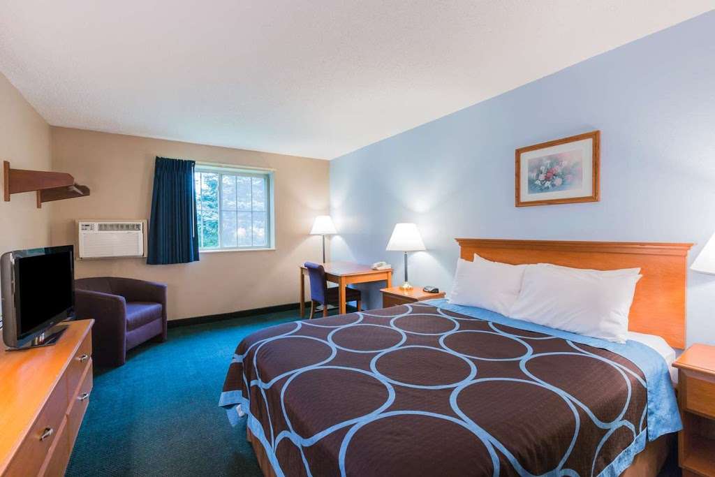 Super 8 by Wyndham Stroudsburg | 340 Greentree Dr, East Stroudsburg, PA 18301, USA | Phone: (570) 420-7267