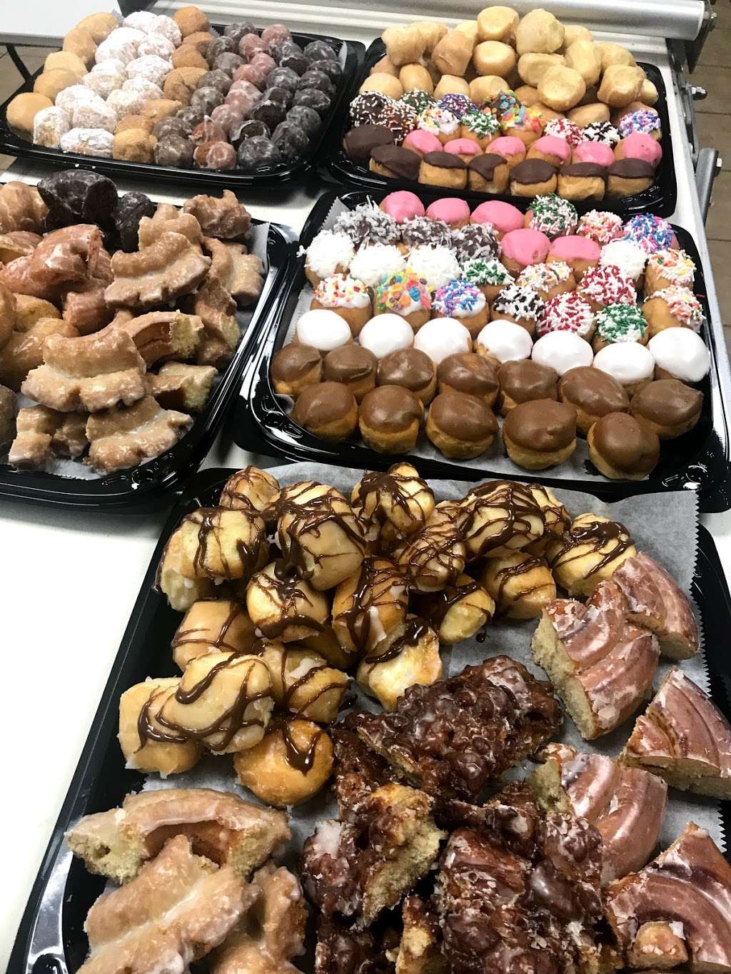 Reasey Donuts | 202 E Canal St, Mulberry, FL 33860, USA | Phone: (863) 943-4401