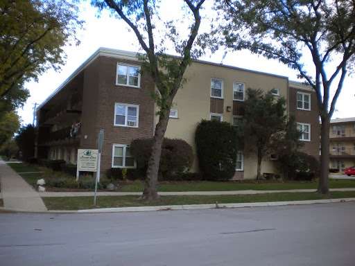 Forest Glen Apartments | 1639 Forest Rd, La Grange Park, IL 60526 | Phone: (708) 579-9625