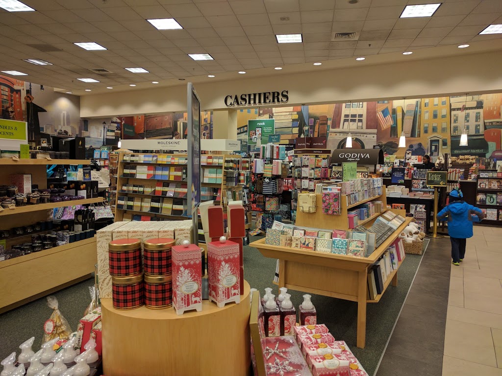 Barnes & Noble | 97 Warren St, New York, NY 10007, USA | Phone: (212) 587-5389