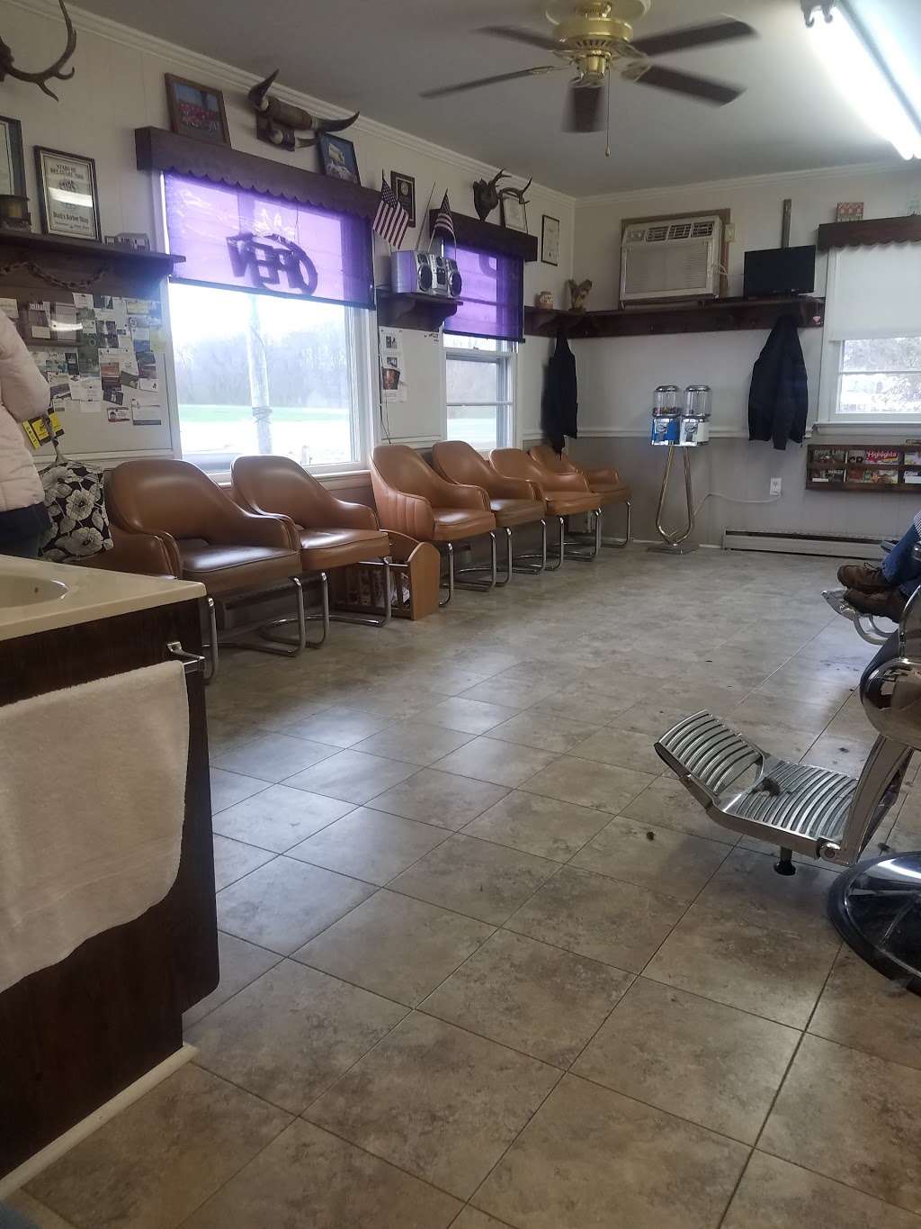 Bucks Barber Shop | 2296 Forrest Ave, Dover, DE 19904 | Phone: (302) 736-1474