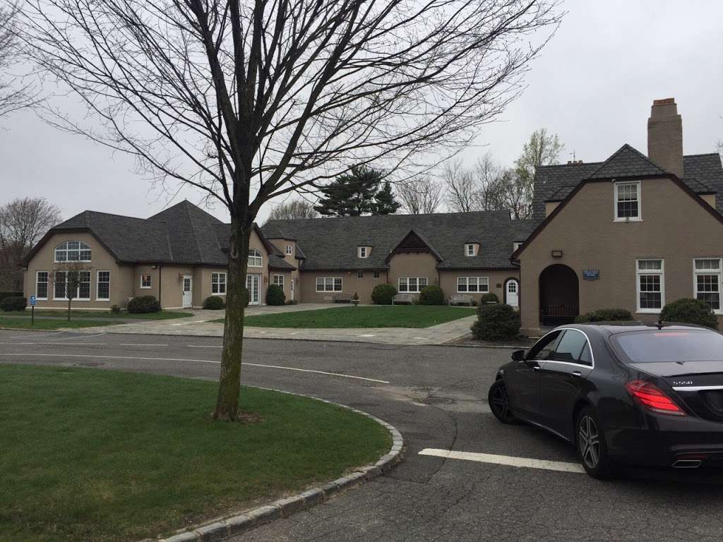 Portledge Upper School | 355 Duck Pond Rd, Locust Valley, NY 11560, USA | Phone: (516) 750-3100