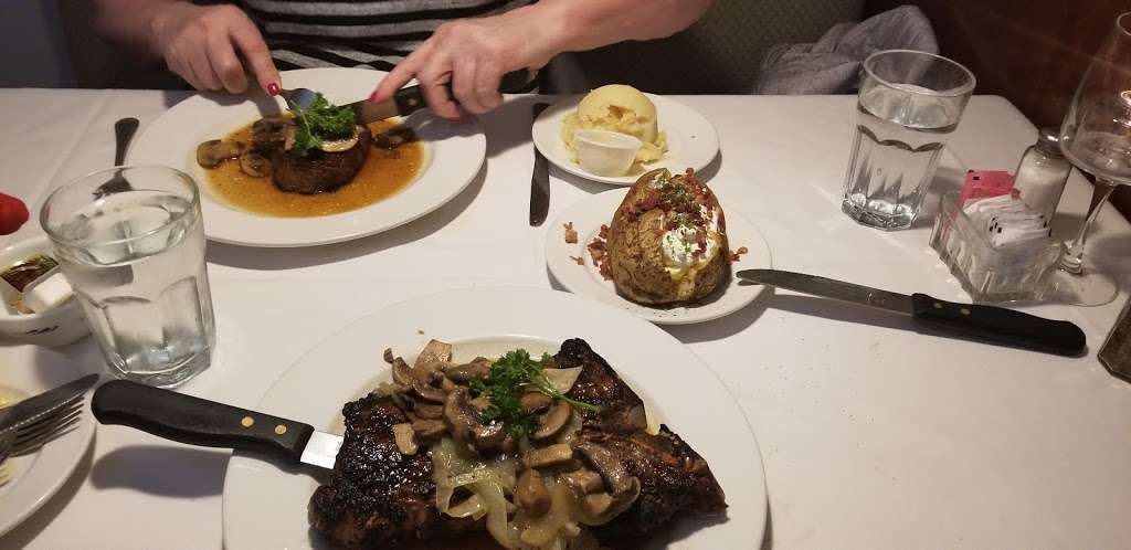 Porterhouse Steaks and Seafood | 15W776 N Frontage Rd, Burr Ridge, IL 60527 | Phone: (630) 850-9999