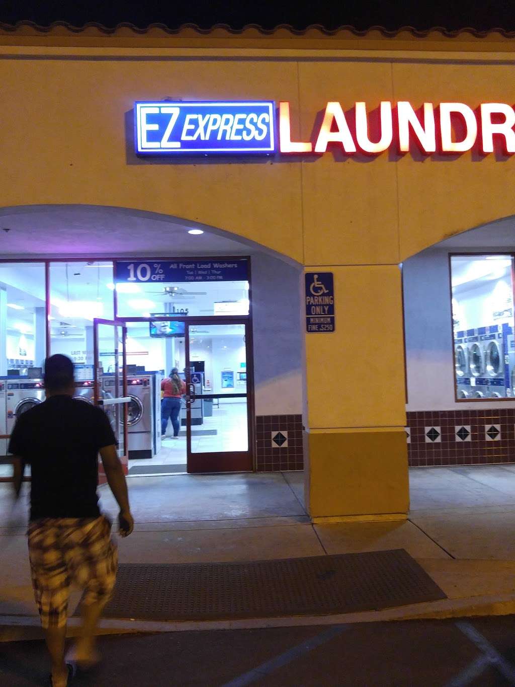 EZ Express Laundry | 1461 N Santa Fe Ave, Vista, CA 92084, USA | Phone: (760) 724-9900