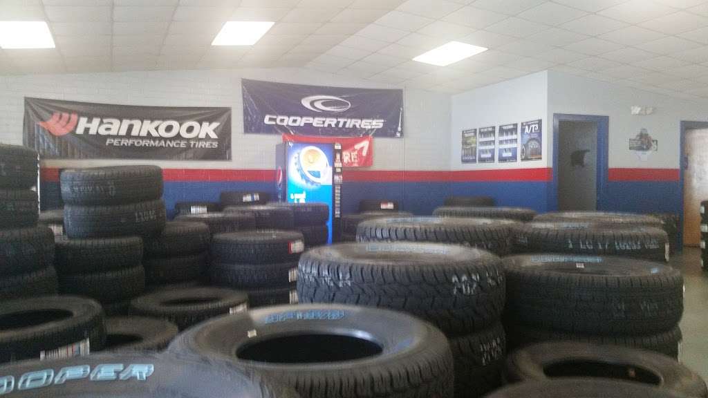 White Tire Center | 2050 N Main Ave, Newton, NC 28658, USA | Phone: (828) 695-8521