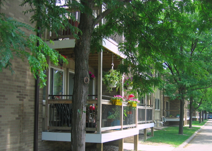 Camelot Apartments | 3134 Greenfield Rd, Royal Oak, MI 48073, USA | Phone: (248) 288-1544