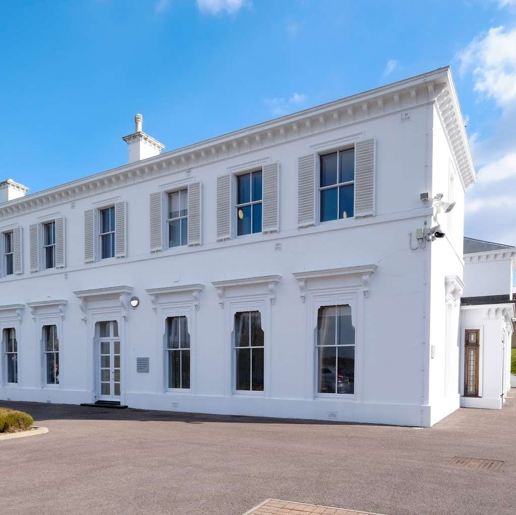 Rhodes Wood Hospital | Shepherds Way, Brookmans Park, Hatfield AL9 6NN, UK | Phone: 01707 291500