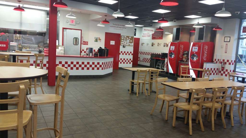 Five Guys | 3939 Washington Ave, Houston, TX 77007 | Phone: (713) 426-5558