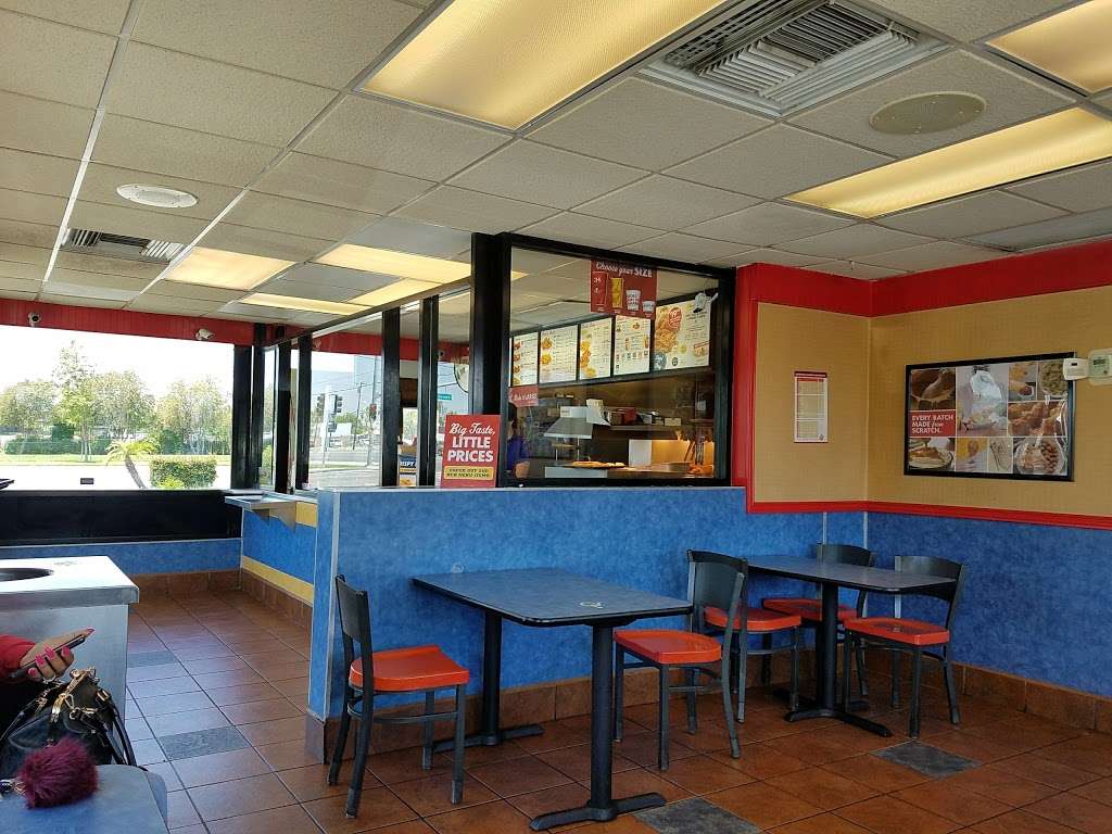 Churchs Chicken | 912 E Foothill Blvd, Rialto, CA 92376, USA | Phone: (909) 421-1981