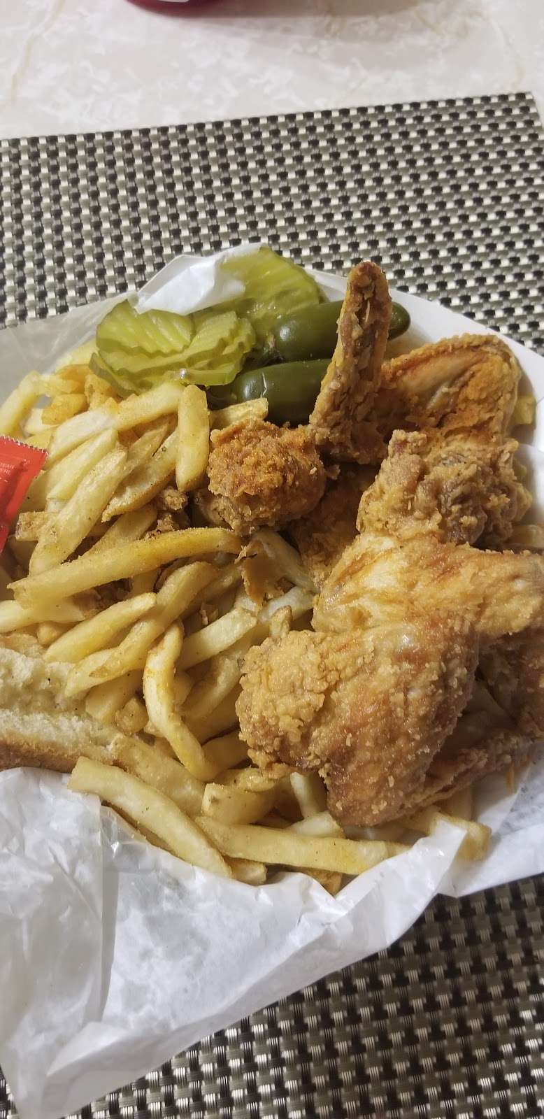 Henderson Chicken | 1420 S Clark Rd, Duncanville, TX 75137, USA | Phone: (214) 394-3747