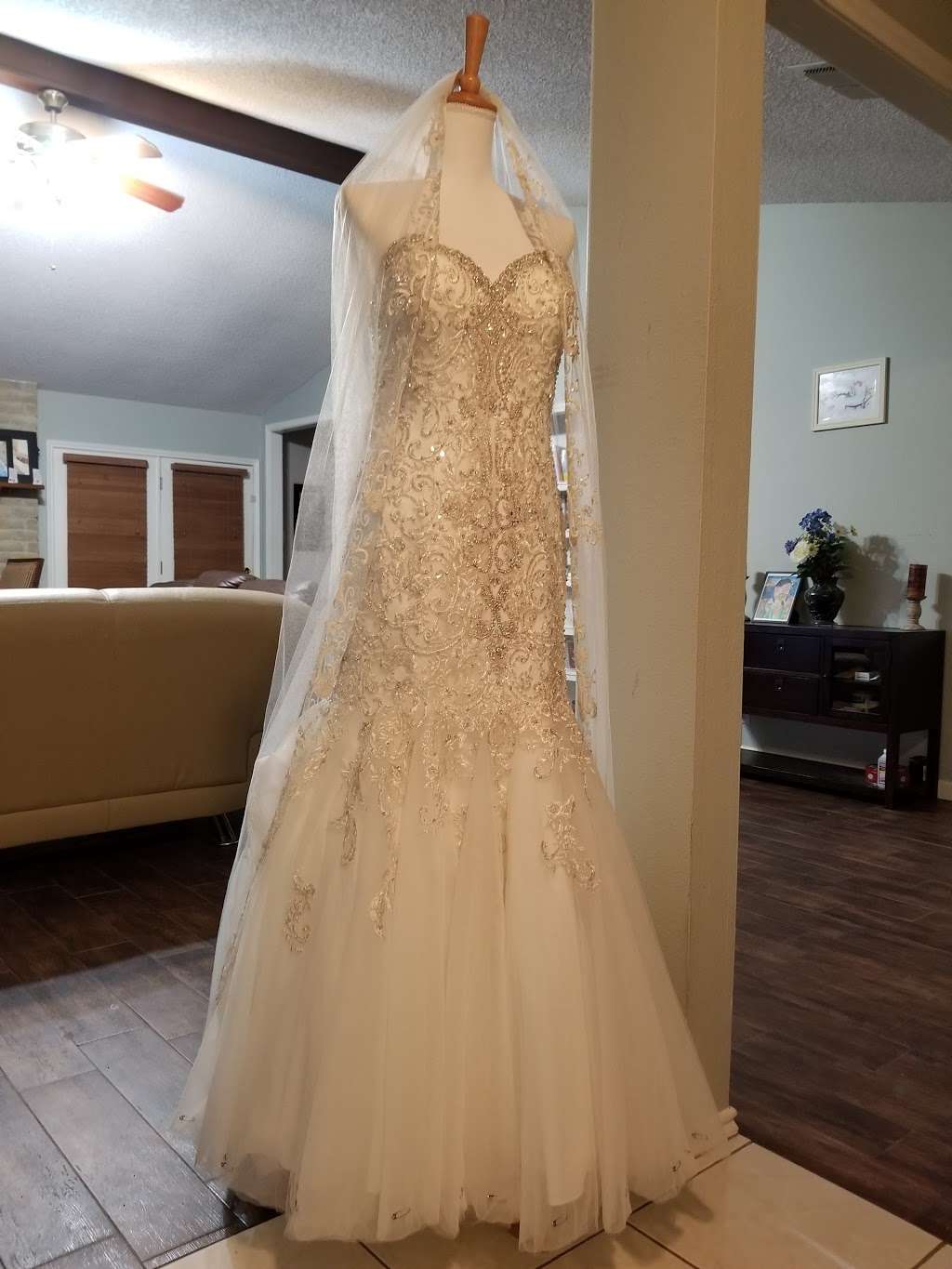 Sew Wedding Dress & Alterations | 2506 Fall Brook St, San Antonio, TX 78232, USA | Phone: (210) 535-7673