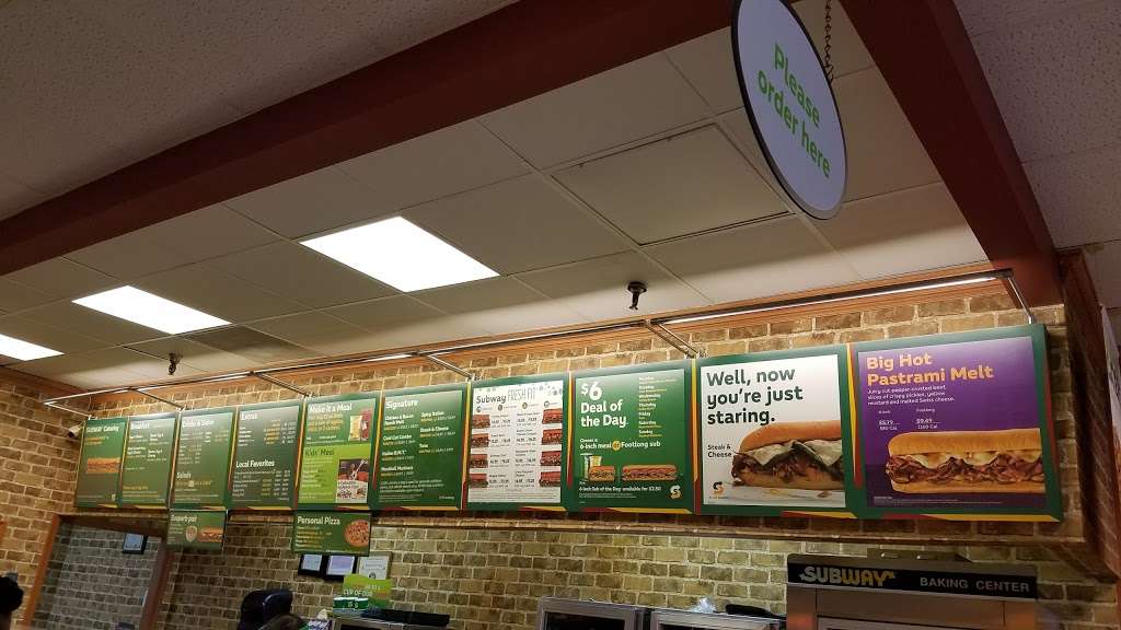 Subway | 7071 Allentown Rd, Camp Springs, MD 20748, USA | Phone: (301) 449-6102