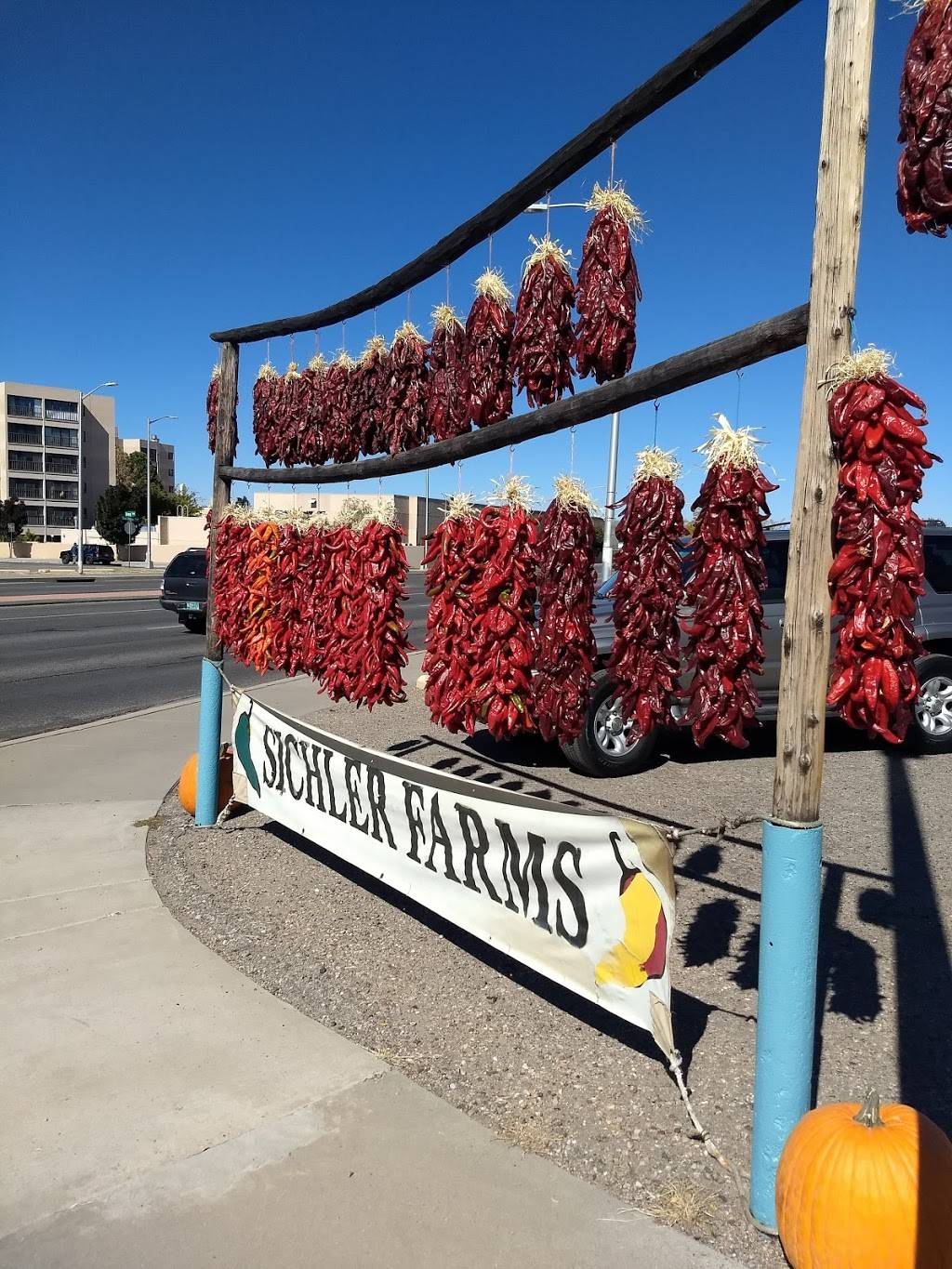 Sichler Farms | 820 San Mateo Blvd NE, Albuquerque, NM 87108, USA | Phone: (505) 255-3338