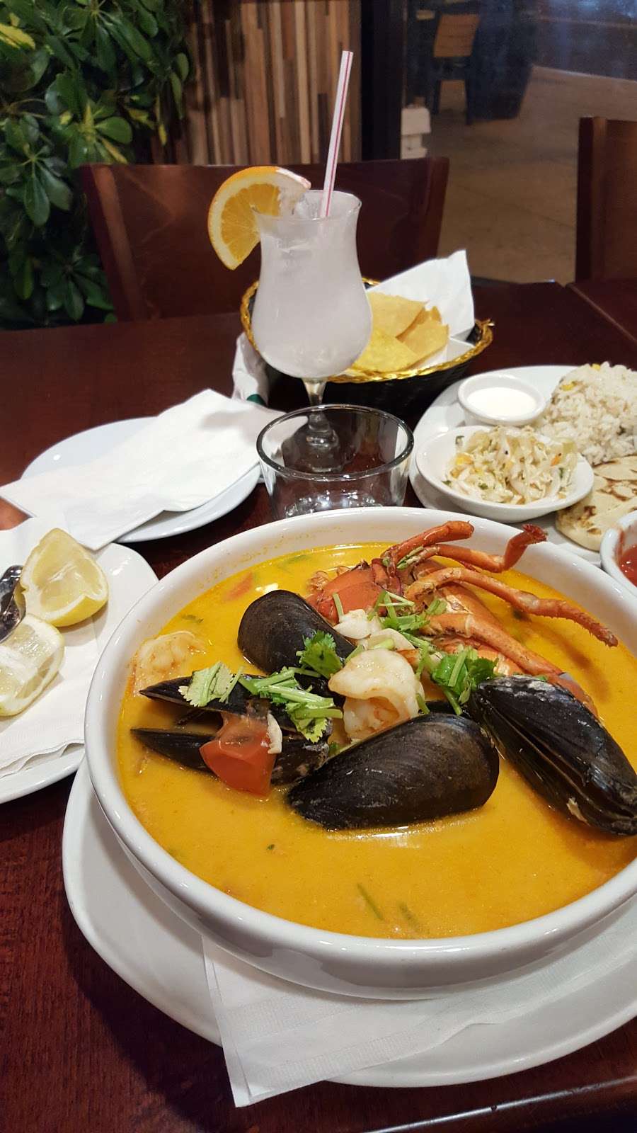 El Tamarindo | 1785 Florida Ave NW, Washington, DC 20009, USA | Phone: (202) 328-3660