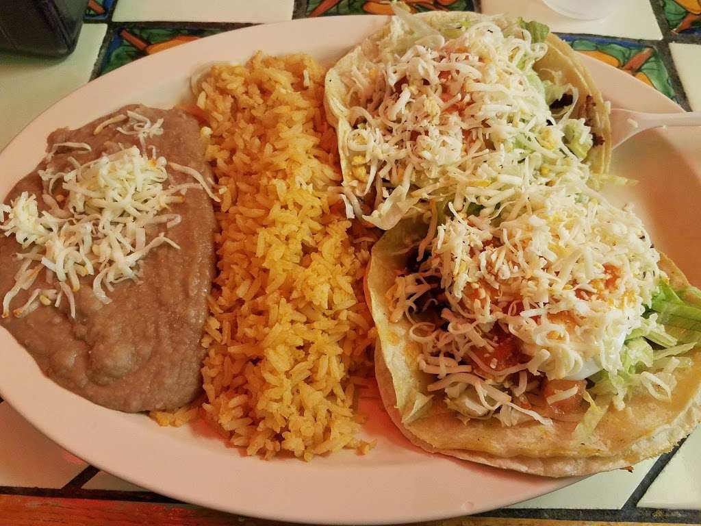 Burrito House | 3718 N Elston Ave, Chicago, IL 60618, USA | Phone: (773) 279-9111