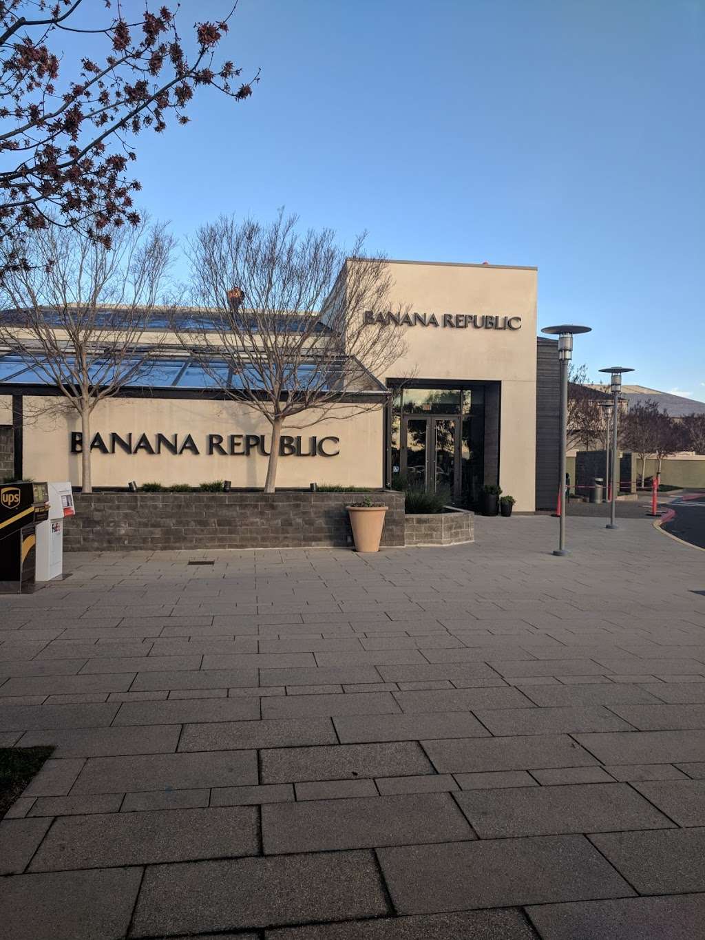 Banana Republic | 1516 Redwood Hwy, Corte Madera, CA 94925, USA | Phone: (415) 413-5123