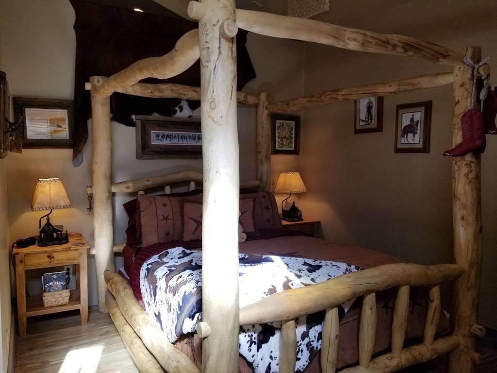 The Carriage House | 2375 Eagle Cliff Rd, Estes Park, CO 80517, USA | Phone: (970) 227-2953