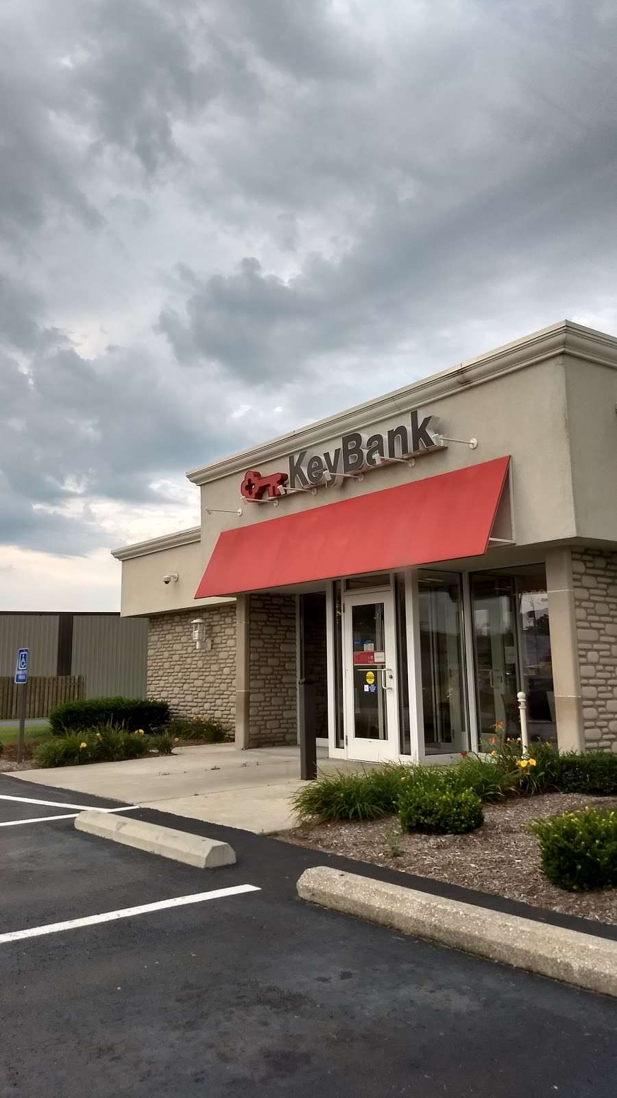 KeyBank | 12591 Southeastern Ave, Indianapolis, IN 46259, USA | Phone: (317) 862-2438