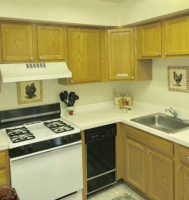 Glenwood Apartment Homes & Country Club | 35 Spruce Ln Unit D, Old Bridge Township, NJ 08857, USA | Phone: (732) 727-0300