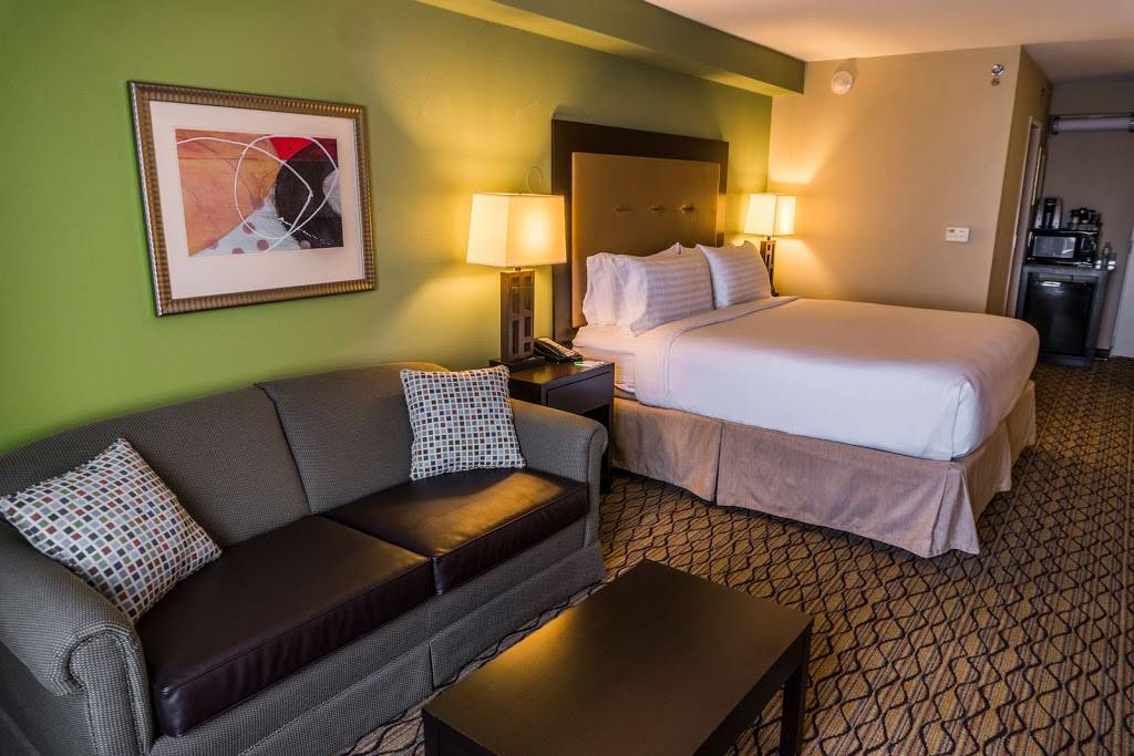 Holiday Inn & Suites Across From Universal Orlando | 5905 S Kirkman Rd, Orlando, FL 32819, USA | Phone: (407) 351-3333