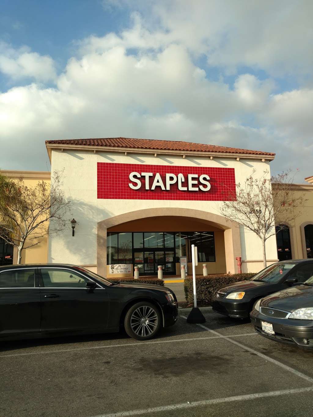 Staples | 2550 Canyon Springs Pkwy Suite I, Riverside, CA 92507, USA | Phone: (951) 656-6594