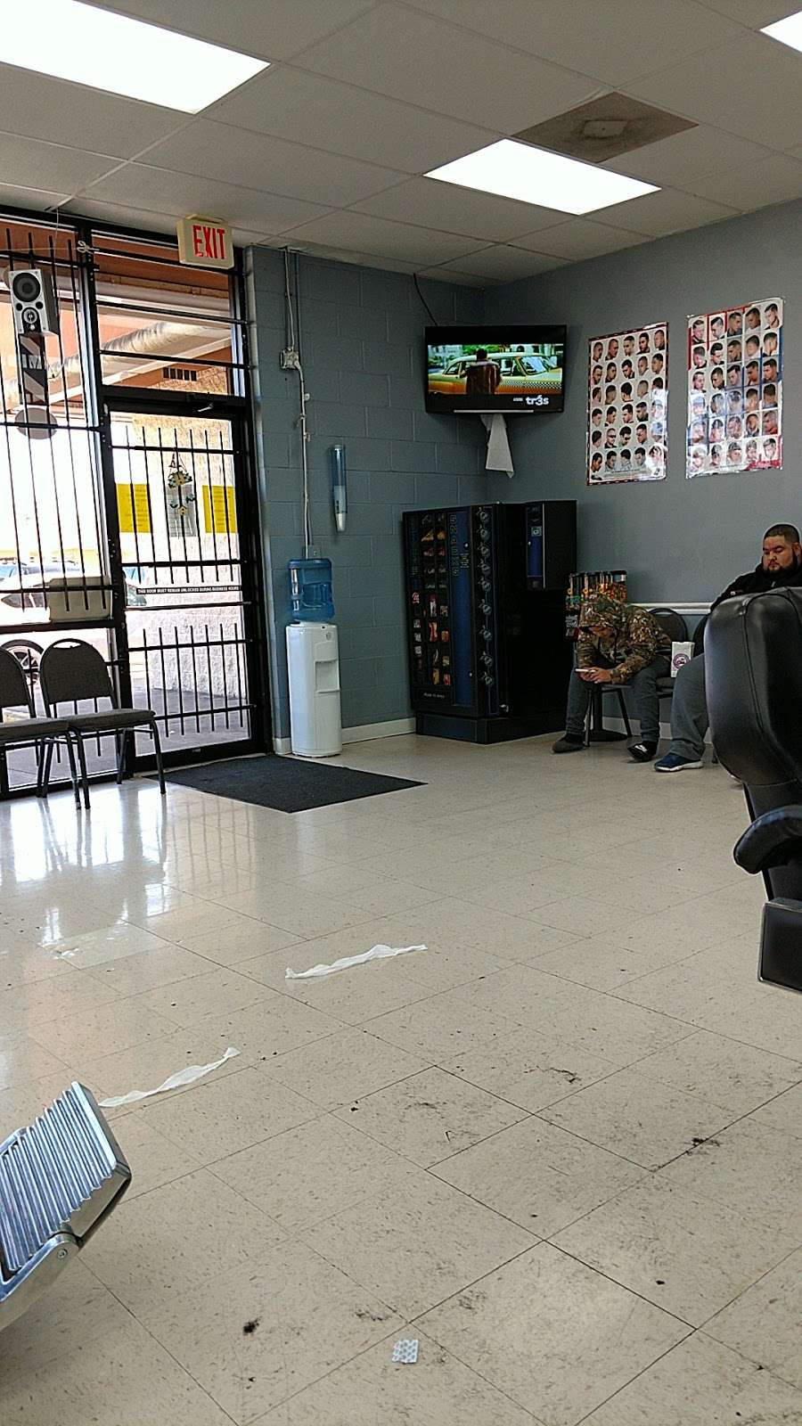 Wichos Barbershop | 2121 N Main St Ste C, Houston, TX 77009, USA | Phone: (713) 226-8074