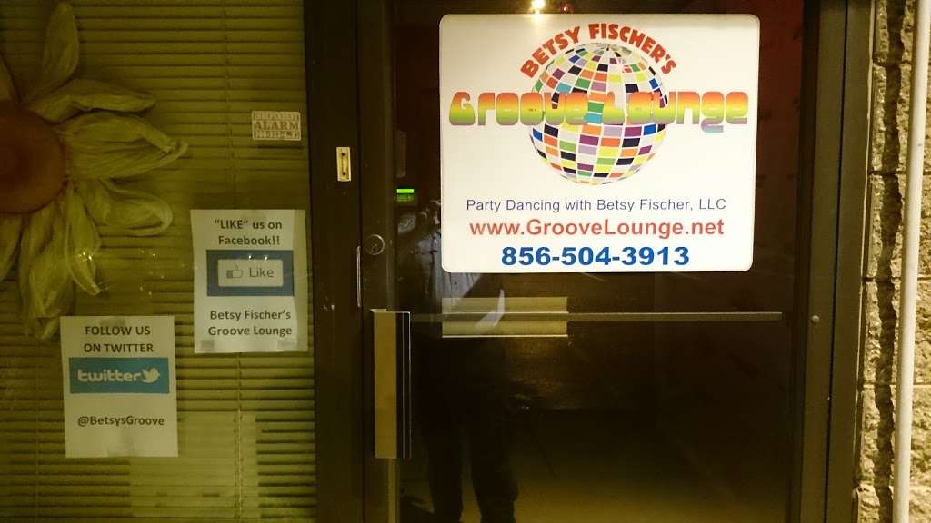 Betsy Fischers Groove Lounge | 701 Cooper Rd #3, Voorhees Township, NJ 08043, USA | Phone: (856) 504-3913