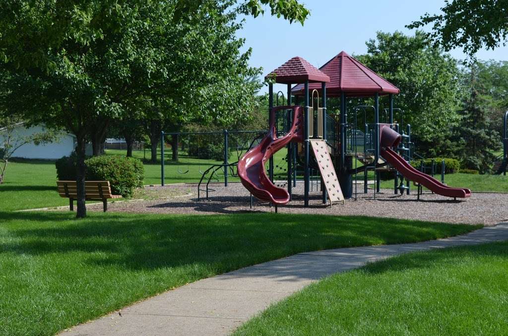 Wlodarski Park | 16651 Robinhood Dr, Orland Park, IL 60462, USA | Phone: (708) 403-6219