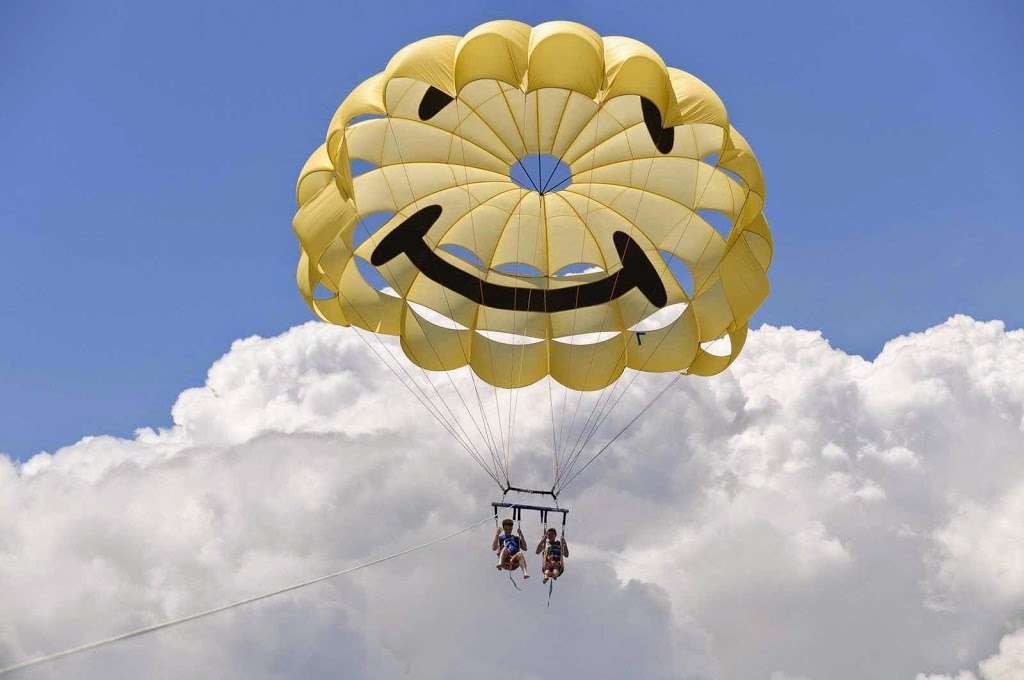 LBI Parasail | Lighthouse Marina, W 6th St, Barnegat Light, NJ 08006 | Phone: (609) 361-6100