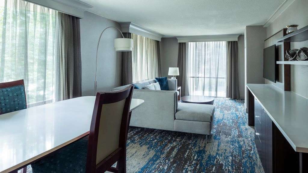 Boston Marriott Newton | 2345 Commonwealth Avenue, Auburndale, MA 02466 | Phone: (617) 969-1000