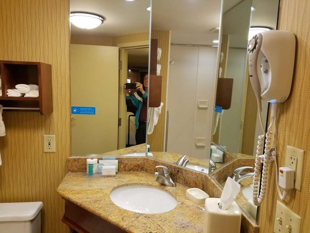 Hampton Inn Chambersburg | 955 Lesher Rd, Chambersburg, PA 17202, USA | Phone: (717) 261-9185