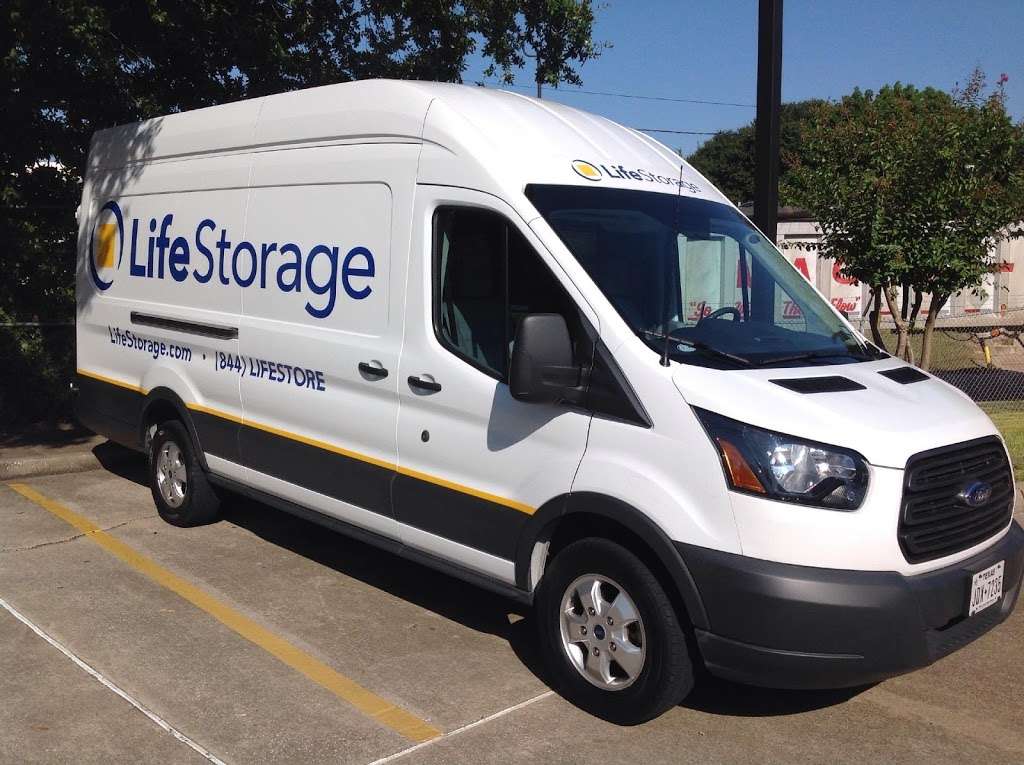 Life Storage | 7835 West Sam Houston Pkwy N, Houston, TX 77040 | Phone: (713) 338-0000