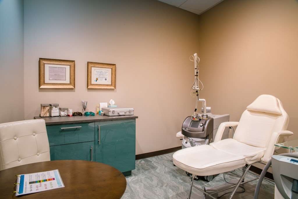 Skin Renew Day Spa | 5220 E Southport Rd h, Indianapolis, IN 46237, USA | Phone: (317) 848-7546