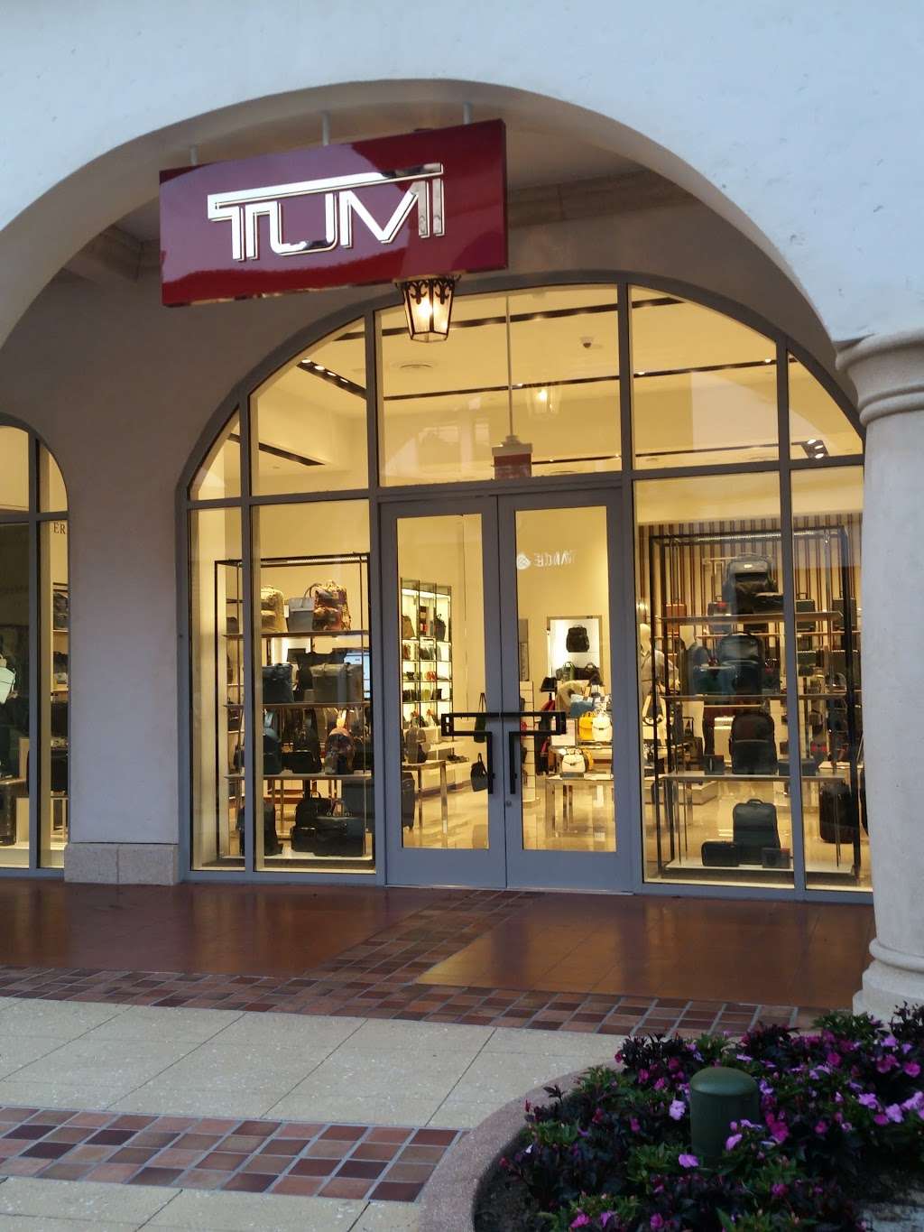 TUMI Store - Disney Springs | 1668 East Buena Vista Drive #1G, Lake Buena Vista, FL 32830 | Phone: (407) 560-0833