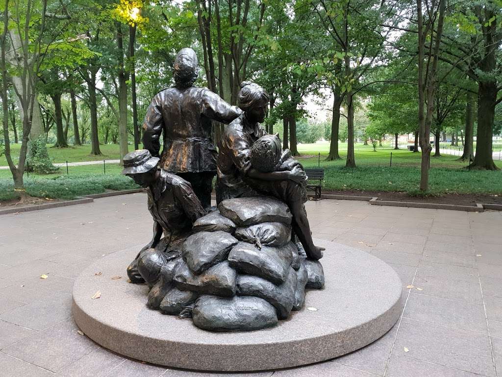 Vietnam Veterans Memorial | 5 Henry Bacon Dr NW, Washington, DC 20245, USA | Phone: (202) 426-6841