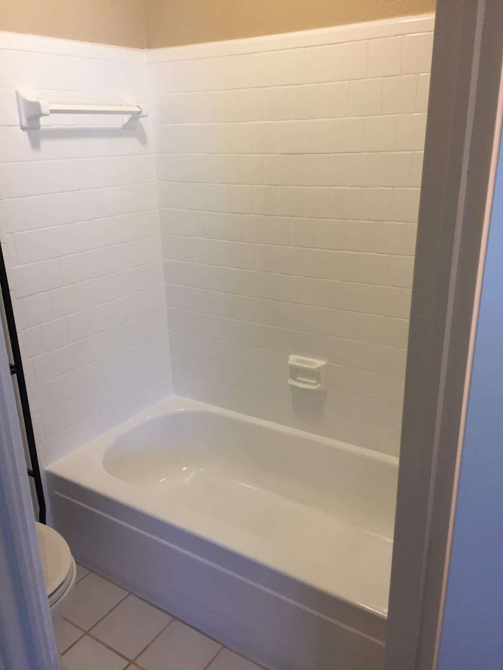 A+Bathtub and Kitchen refinishing,repair | 15109 Bennette Woods Rd, Conroe, TX 77302 | Phone: (832) 527-9647