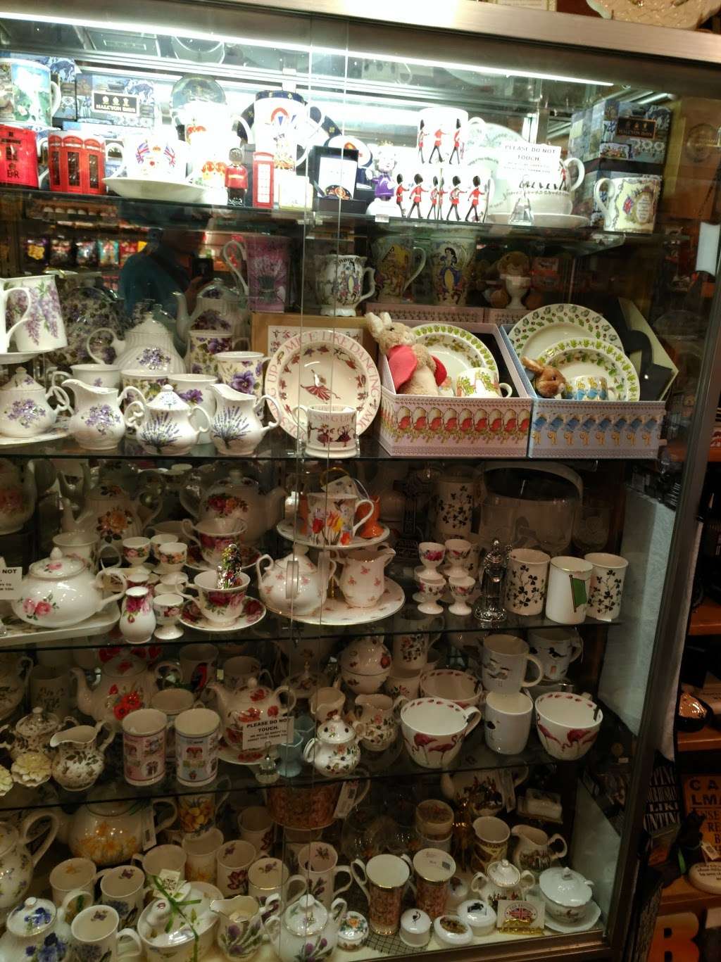 English Gardener Gift Shop | 123 Kings Hwy E, Haddonfield, NJ 08033, USA | Phone: (856) 354-5051