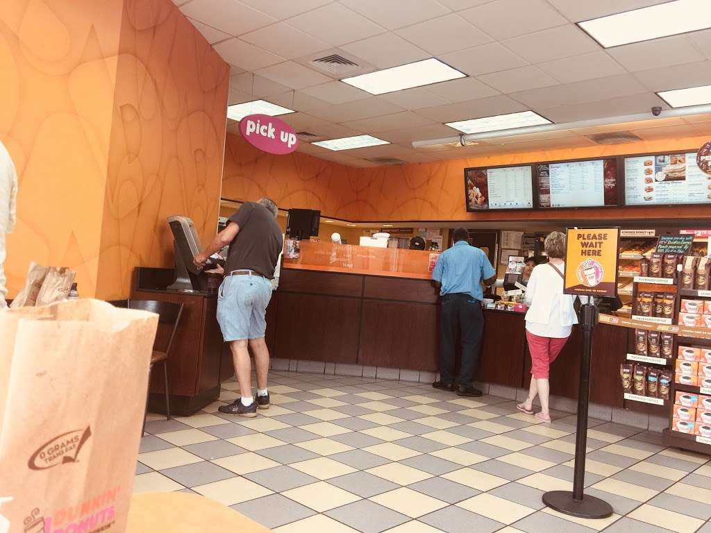 Dunkin Donuts | 195 Main St, Norwalk, CT 06851, USA | Phone: (203) 847-2121