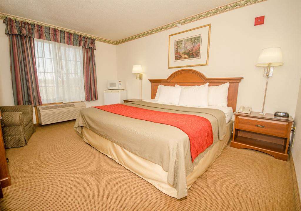 Comfort Inn & Suites | 1555 E Fabyan Pkwy, Geneva, IL 60134, USA | Phone: (630) 208-8811