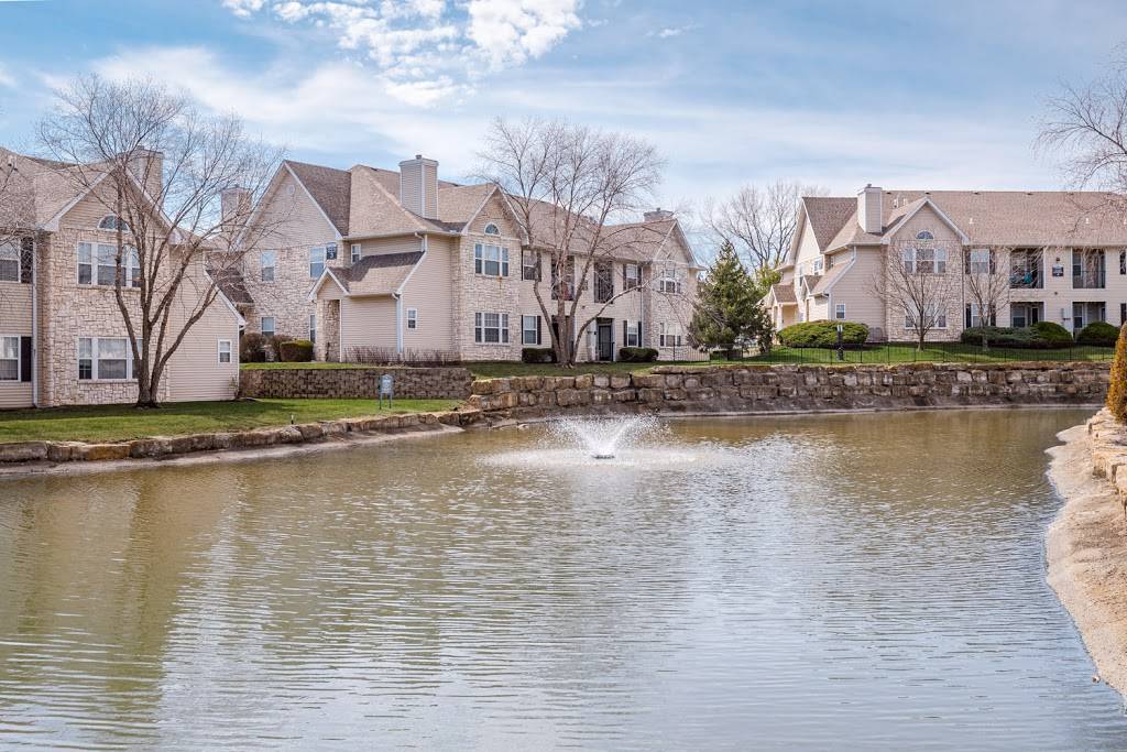 Pinnacle Pointe Apartments | 10460 Pflumm Rd, Lenexa, KS 66215, USA | Phone: (913) 490-2063