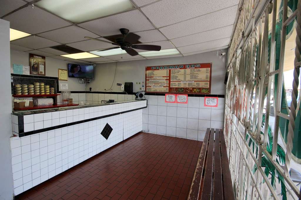 Crabman 305 | 2006 Opa-Locka Blvd, Opa-locka, FL 33054, USA | Phone: (786) 444-3157