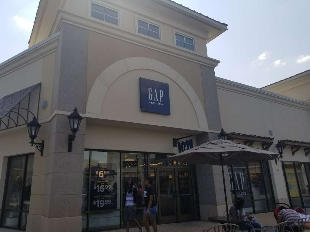 Gap Outlet | PREM OUTLT, 5416 New Fashion Way, Charlotte, NC 28278, USA | Phone: (704) 588-3331