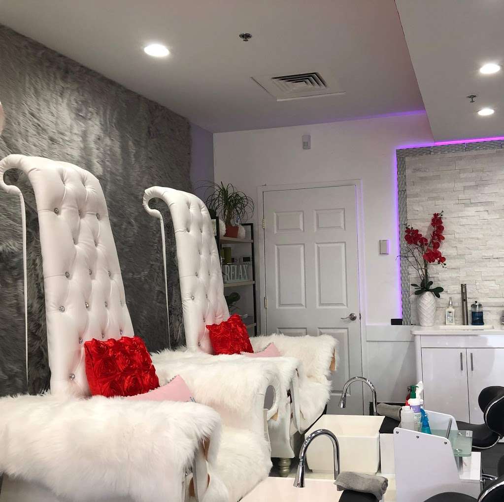 ManiLuxx Nails and Spa Manassas | 10098 Dumfries Rd, Manassas, VA 20110, USA | Phone: (703) 479-7630