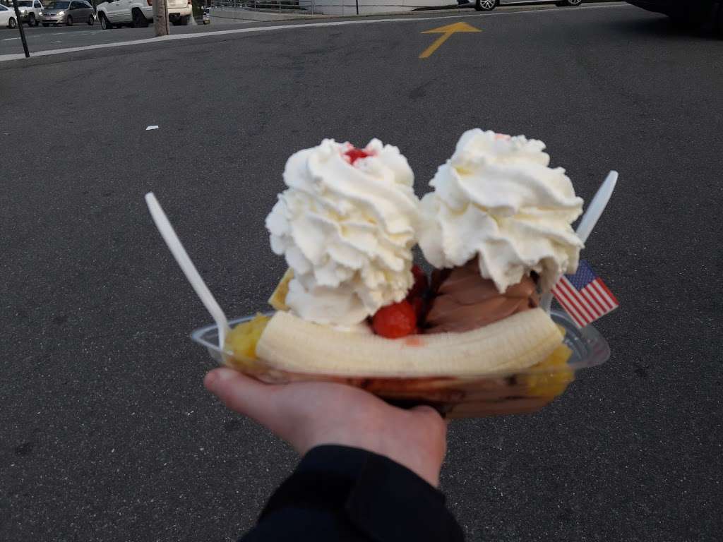 Banana Boat | 700 Beach St, Revere, MA 02151, USA | Phone: (781) 289-4777