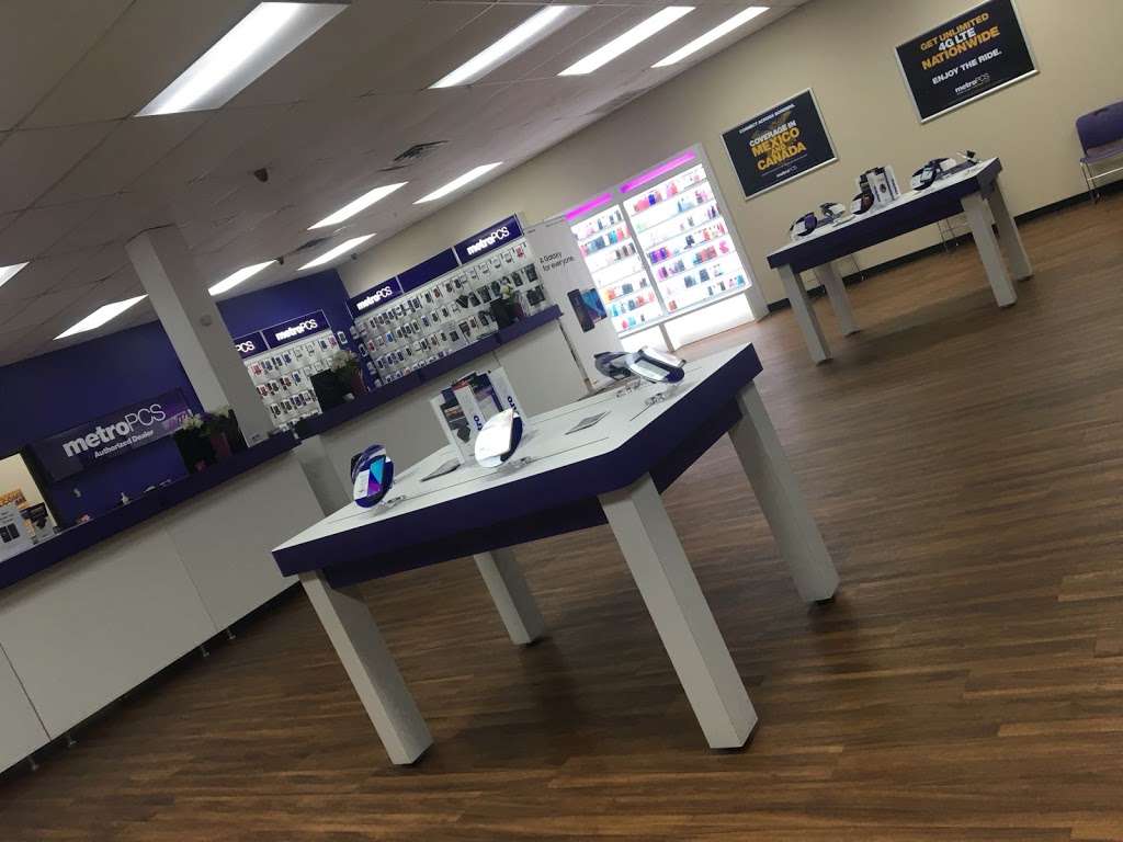 Metro by T-Mobile | 8300 La Prada Dr Ste 180, Dallas, TX 75228 | Phone: (972) 677-7885